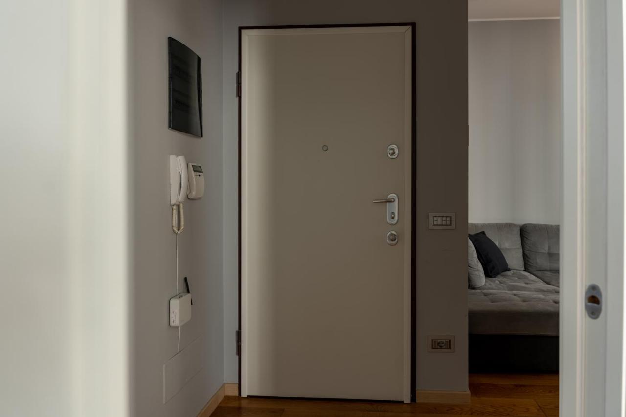5 Min Duomo Luxury Home In Brera Design District Milán Exteriér fotografie